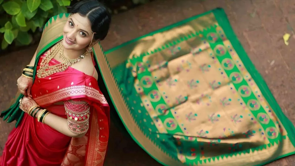 tejashri pradhan navvadhu look photo viral